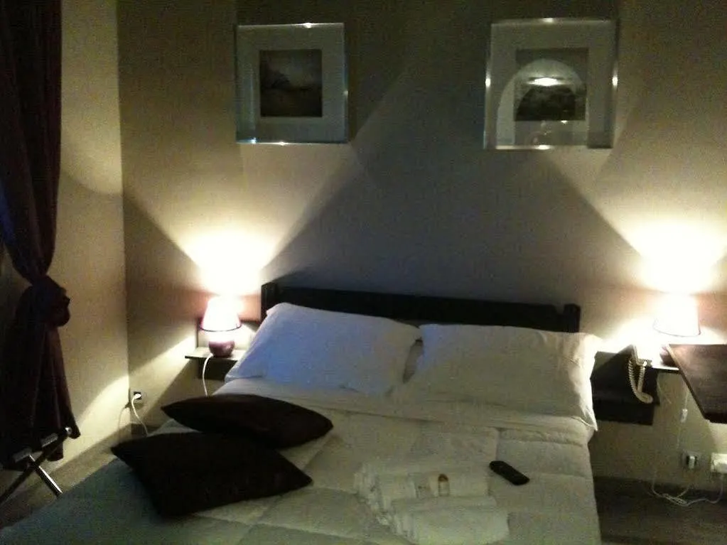 **  Hotel L'Eau Des Collines France