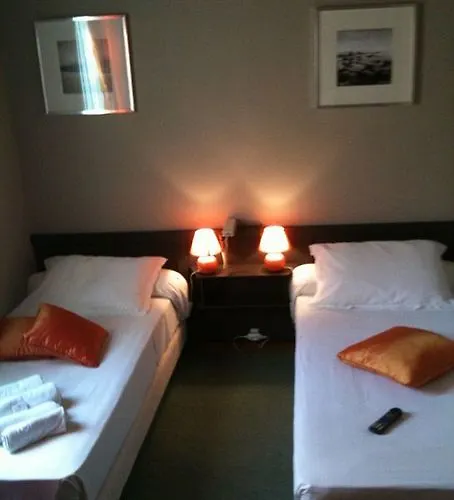 Hotel L'Eau Des Collines 2*, Marseille France