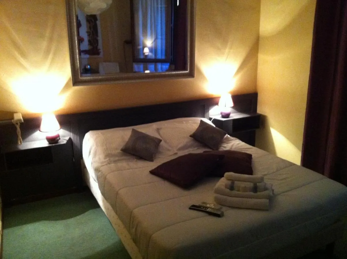 Hotel L'Eau Des Collines 2*, Marseille France